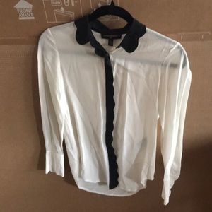 Size XXS Banana Republic white and black blouse.